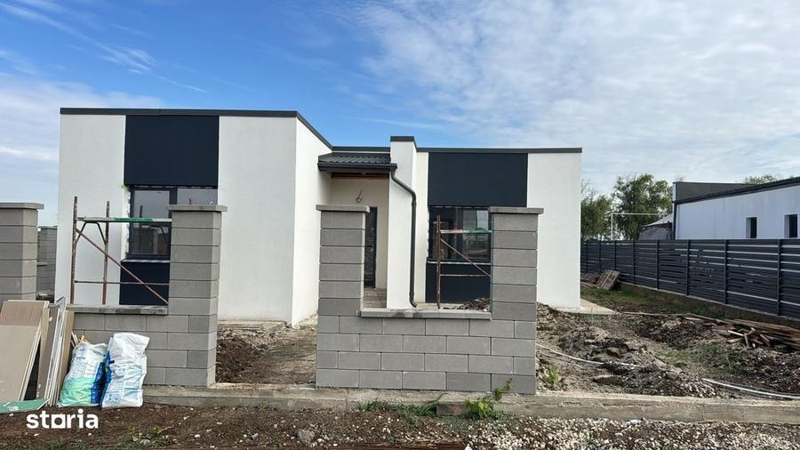 Casă cu 3 camere cu Teren 400 Mp în Berceni