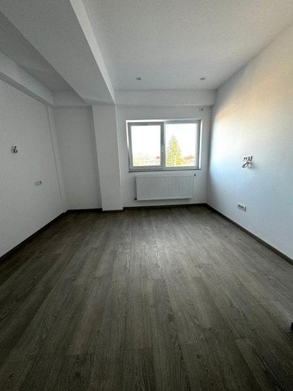 Apartament cu 3 camere decomandat, mobilat în Democrației
