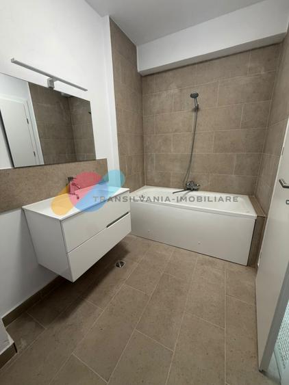 Apartament cu 2 camere semidecomandat în Borhanci