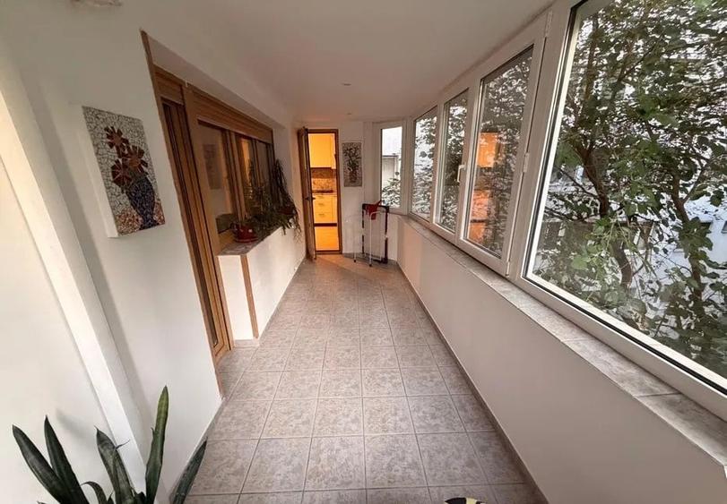 Apartament cu 4 camere decomandat, mobilat în Aviatorilor