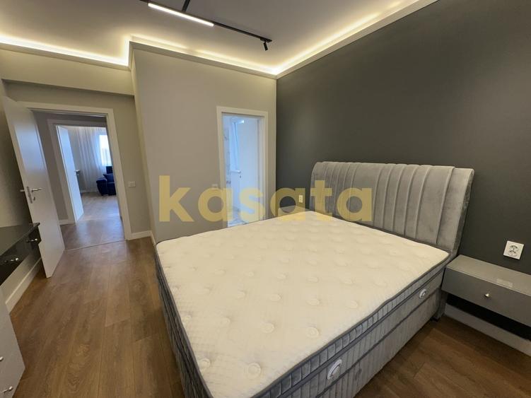 Apartament cu 3 camere semidecomandat în Păcii