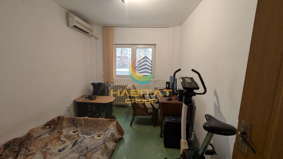 Apartament cu 4 camere semidecomandat, mobilat în Brâncoveanu
