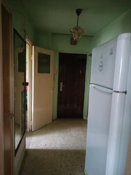 Apartament cu 3 camere semidecomandat în Titan