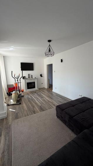 Apartament cu 4 camere în Est