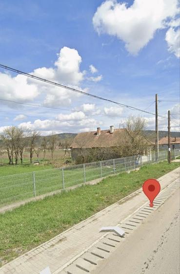 Teren de 6000 mp, în Bonț
