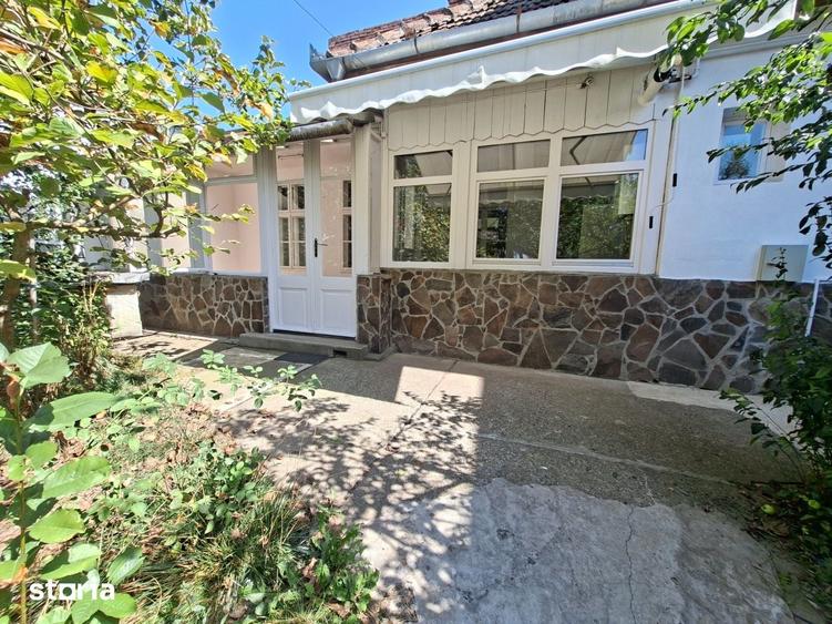 Casă cu 2 camere cu Teren 200 Mp în Central