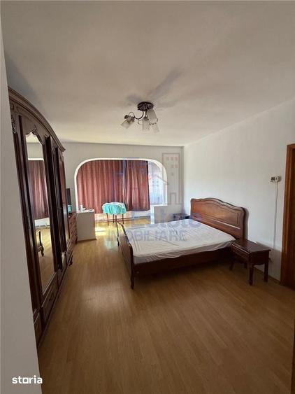 Apartament cu 3 camere decomandat în Târgu Cucu