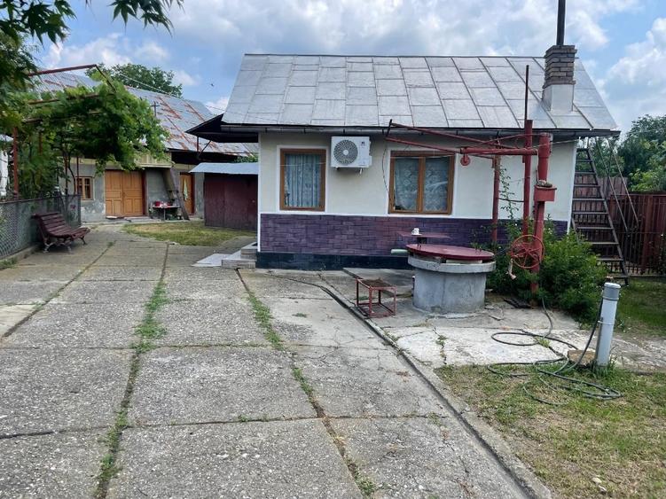 Casă individuală cu 4 camere cu Canalizare în Ghirdoveni