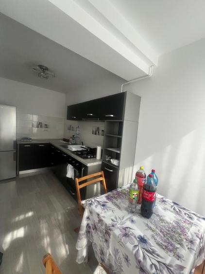 Apartament cu 2 camere semidecomandat, mobilat în Central