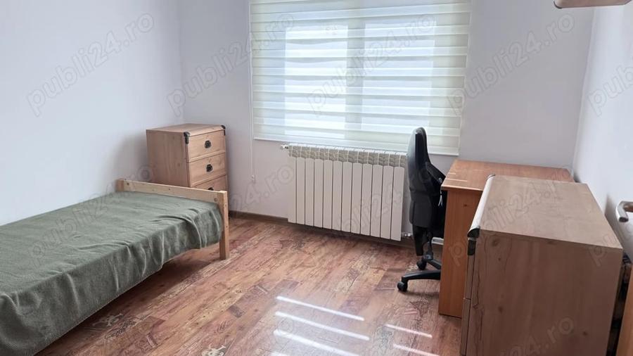 Apartament cu 3 camere semidecomandat în Central