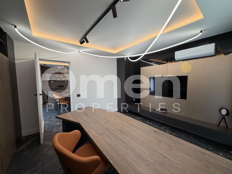 Apartament cu 3 camere semidecomandat, mobilat în Ultracentral