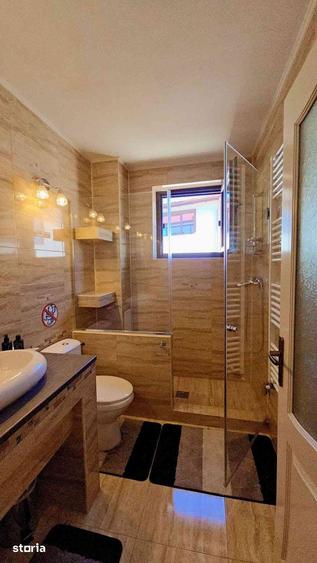 Casă cu Teren 9218 Mp în Central