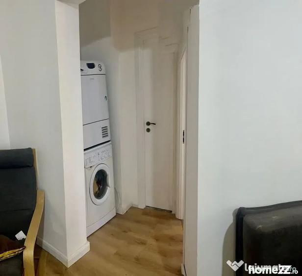 Apartament cu 3 camere semidecomandat în City Park Mall