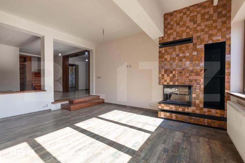 Casă cu 8 camere cu Teren 1600 Mp în Răzvad