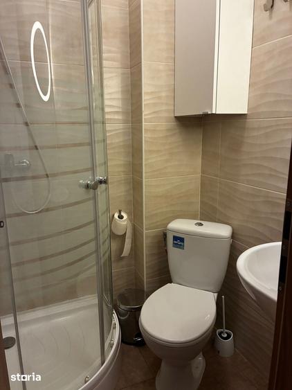 Apartament cu 3 camere decomandat în Pajura