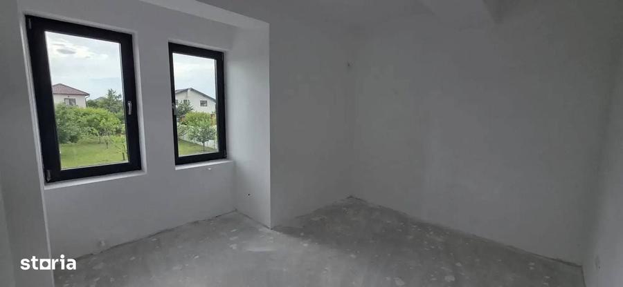 Casă cu 4 camere în Odăile