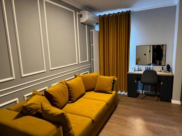 Apartament cu 3 camere semidecomandat, mobilat în Drumul Taberei