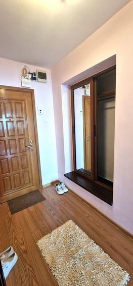 Apartament cu 3 camere decomandat, mobilat în Faleza Nord