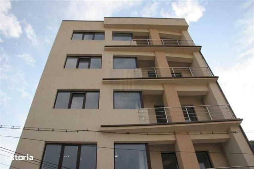 Spațiu comercial, de 800 mp, în Domenii