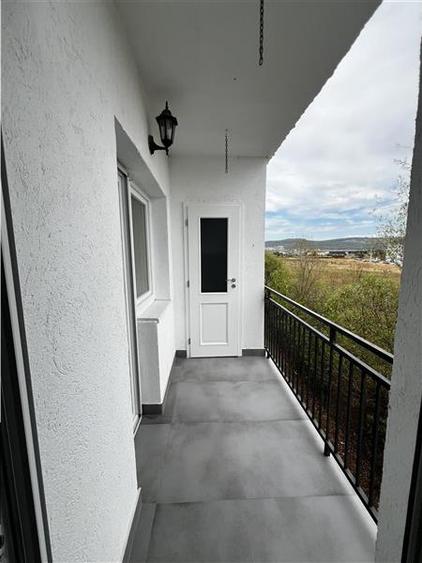 Apartament modern cu 3 camere si 2 balcoane la etajul 2 zona Brana - 12