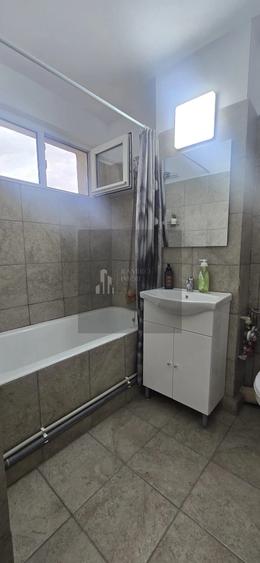 Apartament cu 2 camere semidecomandat, mobilat în Alexandru Obregia