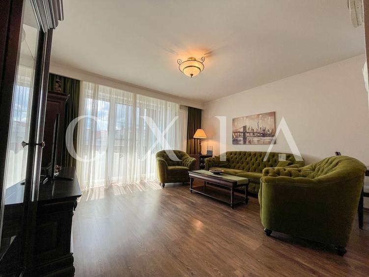 Apartament cu 3 camere semidecomandat, mobilat în Torontalului
