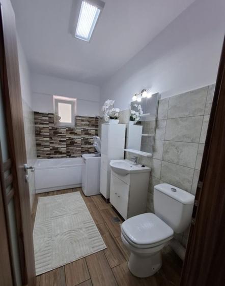 Apartament cu 2 camere decomandat, mobilat în Nicolina