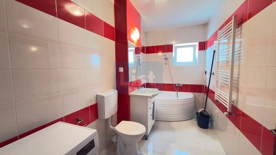 Apartament cu 3 camere semidecomandat în Nord