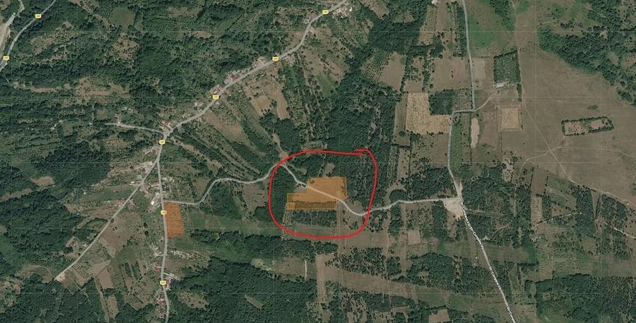 Teren de 15000 mp, în Izvoru