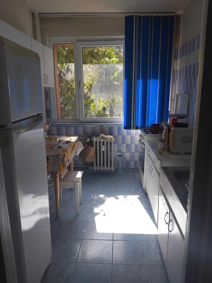 Apartament cu 2 camere semidecomandat în Berceni