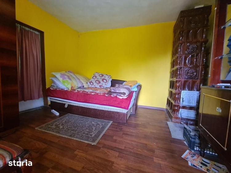Casă cu 3 camere cu Teren 2586 Mp în Central