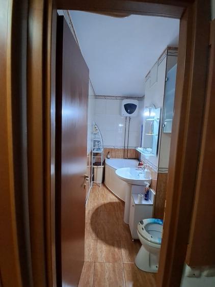 Garsonieră decomandată în Apărătorii Patriei