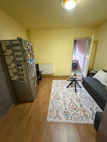 Apartament cu 3 camere decomandat în Rahova