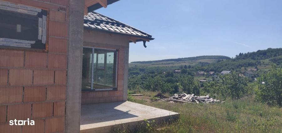 Casă cu 4 camere în Suceagu