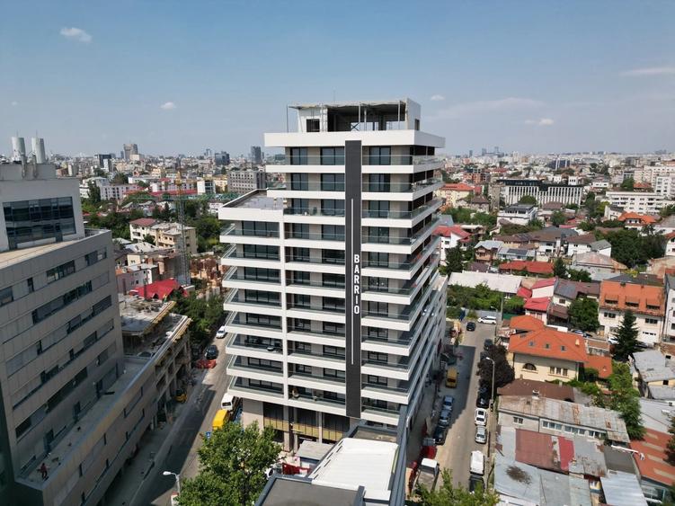 Penthouse cu 4 camere decomandat în Unirii