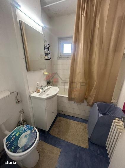 Apartament cu 3 camere decomandat în Alexandru cel Bun