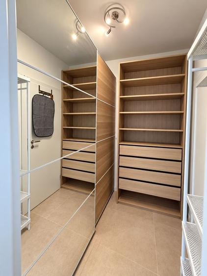 Apartament cu 3 camere semidecomandat, mobilat în Dumbrăvița