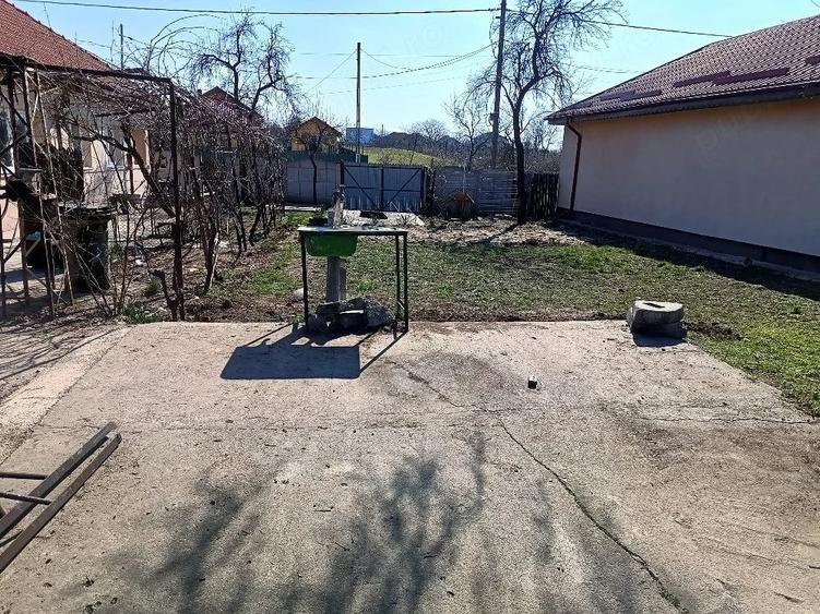 Casă cu 3 camere cu Teren 1150 Mp în Central
