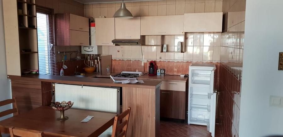 Casă cu 3 camere cu Teren 300 Mp în Central