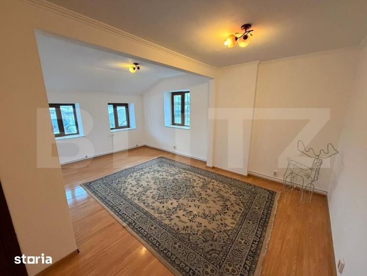 Apartament cu 3 camere, mobilat în Calea București