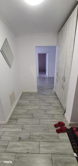 Apartament cu 4 camere decomandat în Rogerius