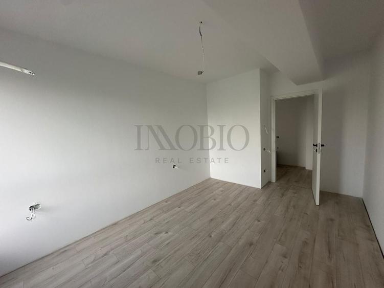 Apartament cu 3 camere semidecomandat în Sisești