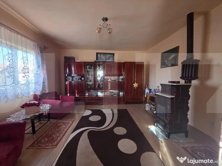 Casă cu 3 camere cu Teren 4669 Mp în Leț