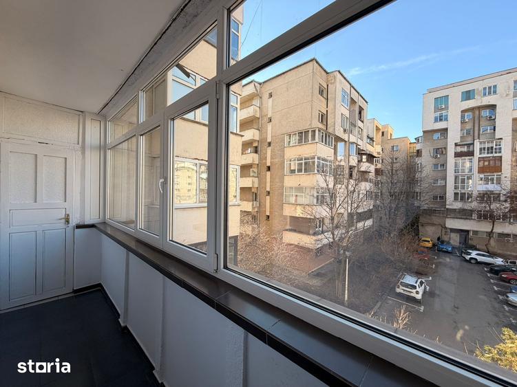 Apartament cu 2 camere decomandat în Calea București