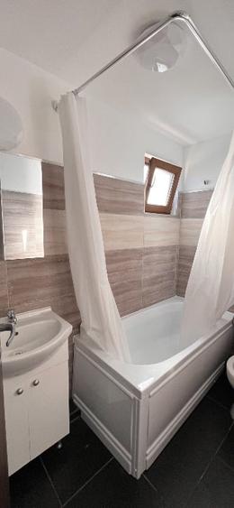 Apartament cu 4 camere decomandat, mobilat în 1 Mai