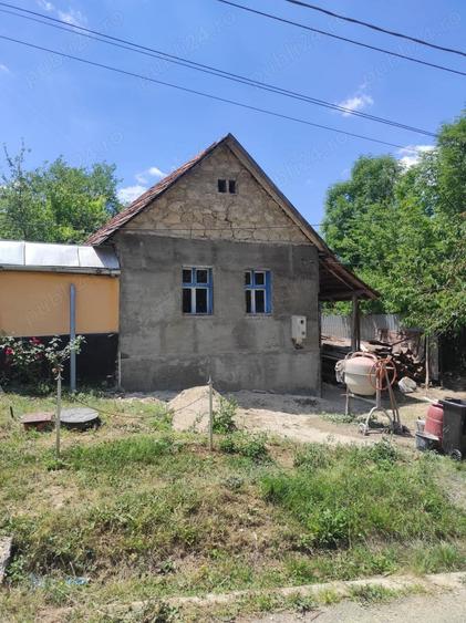 Casă cu 2 camere cu Teren 719 Mp în Potoc
