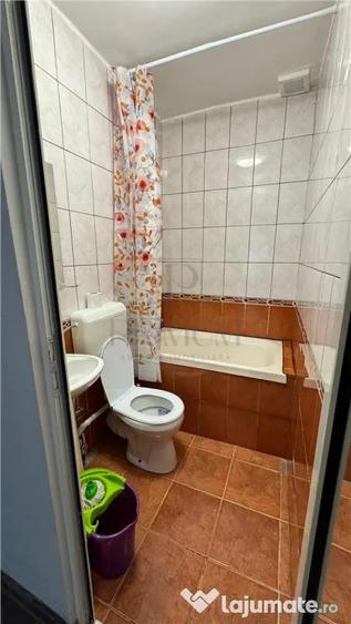 Garsonieră decomandată în Lipovei