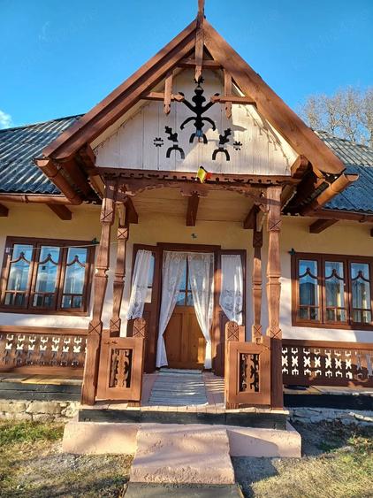 Casă cu 2 camere cu Teren 5600 Mp în Tașca
