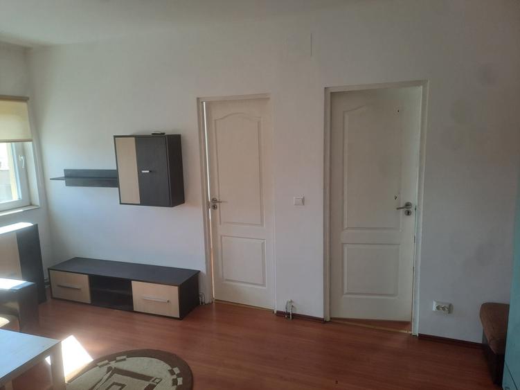 Inchiriez apartament 3 camere - 2