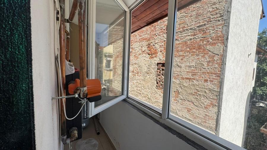 Apartament cu 15 camere circular în P-ța Unirii